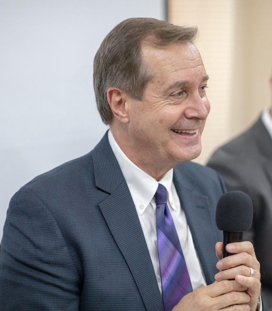Dr.Glenn E. Robinson